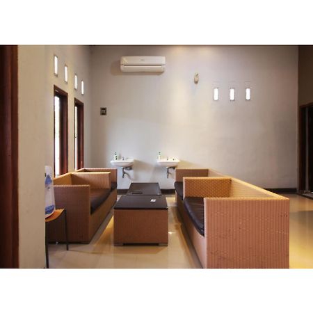 Oyo Life 2273 Pratama Homestay باندار لامبونغ المظهر الخارجي الصورة