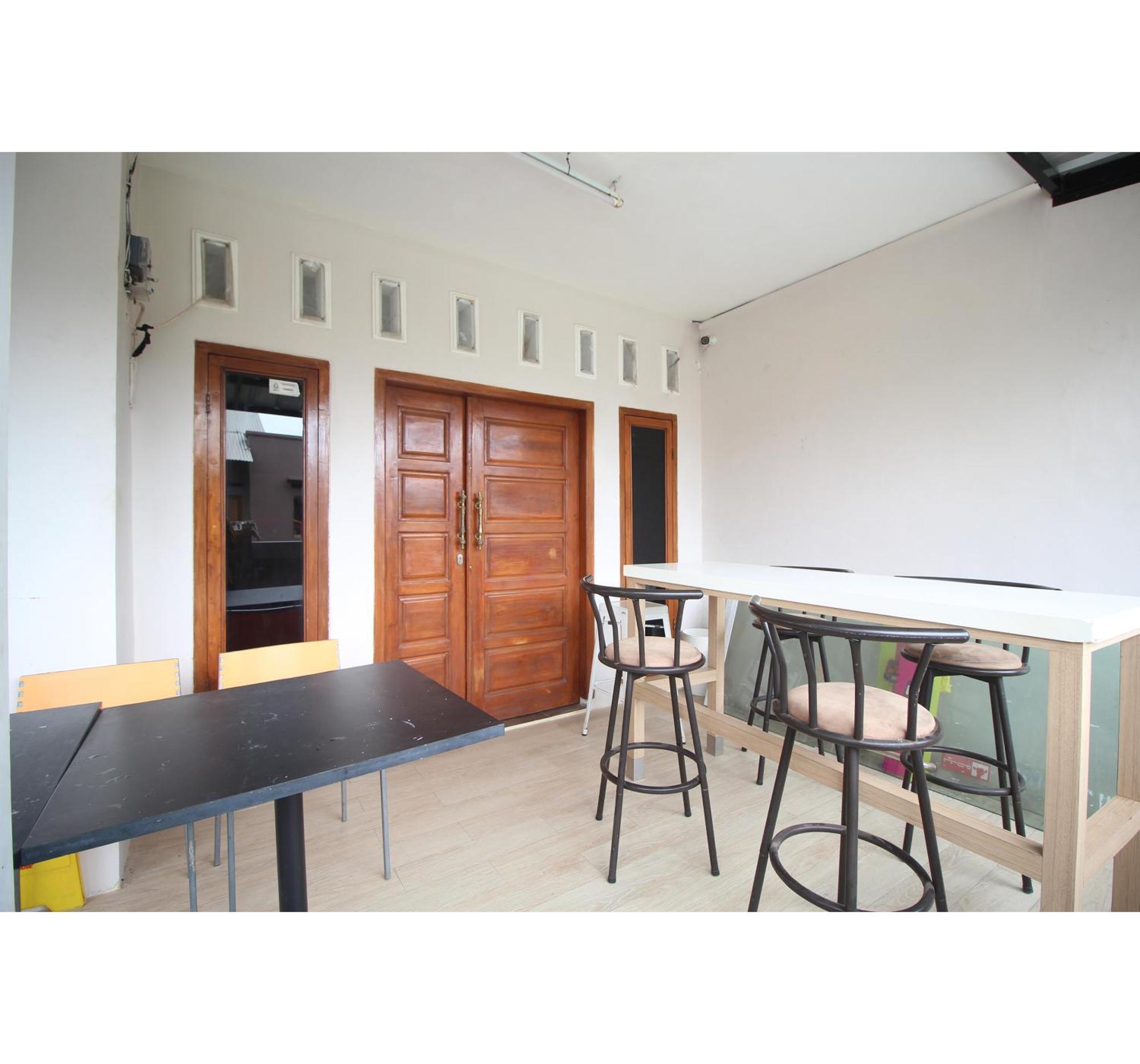 Oyo Life 2273 Pratama Homestay باندار لامبونغ المظهر الخارجي الصورة